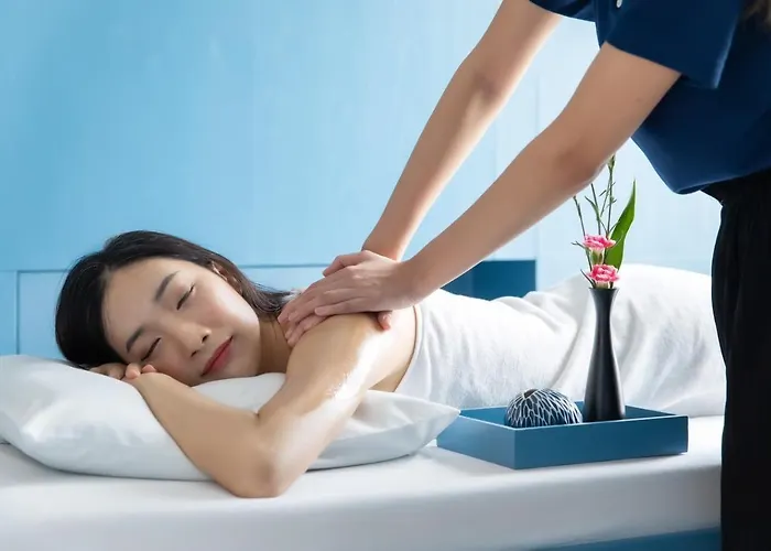 아파트호텔 128 And Massage